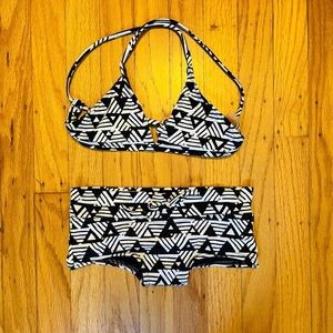 Billabong girls bikini size 5, with extra mix n match bottom